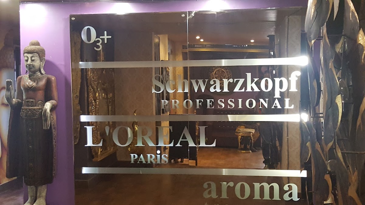 Oranz Salon & Spa - Salon in Hazratganj, 