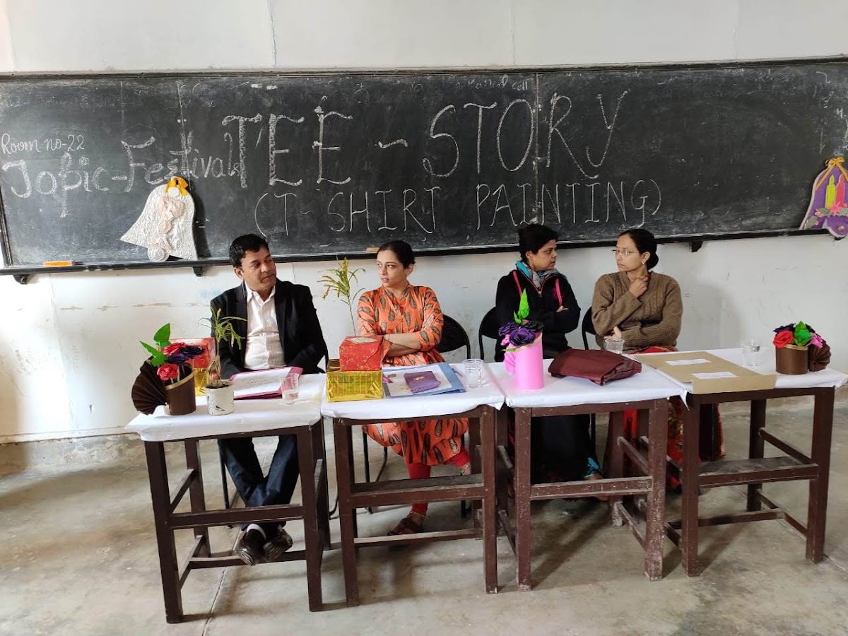 Vishnu Narayan Inter School - Education in Hazratganj, 