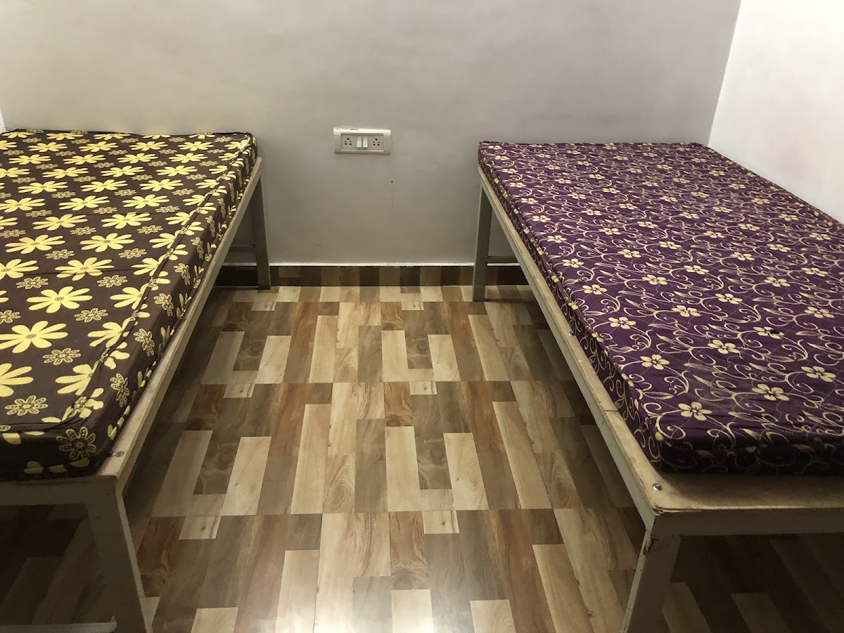 Kaifi’s RS Boys Hostel - PG / Hostels in Indira Nagar, 