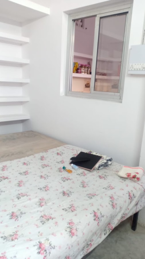Paying Guest - PG / Hostels in Aliganj, 