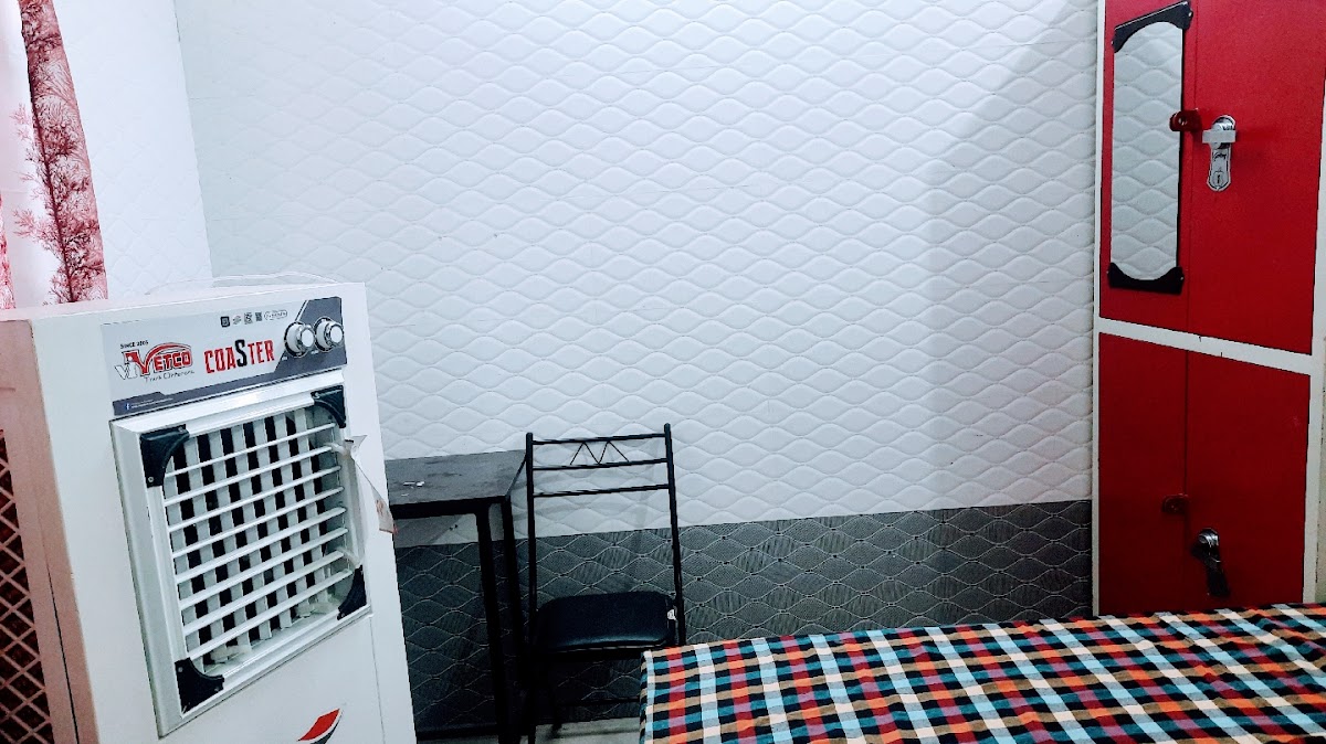 Anu Girls Hostel - PG / Hostels in Hazratganj, 