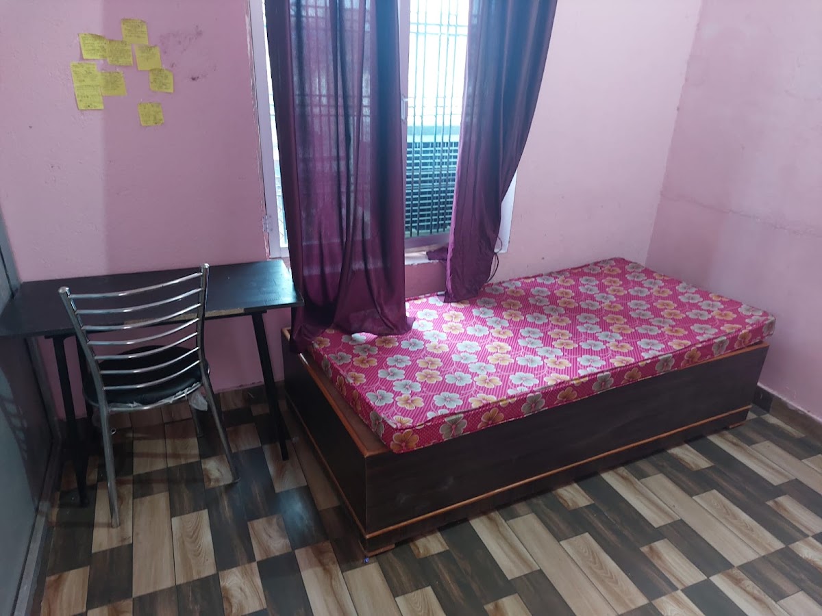 Agnihotri Girls Hostel - PG / Hostels in Alambagh, 