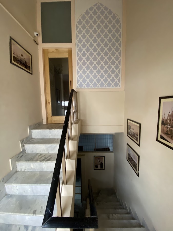 Backpackers Den - PG / Hostels in The Mall Avenue, 