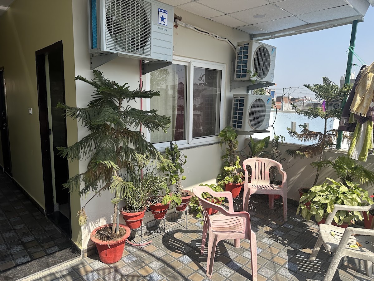 Renu Girls PG Hostel - PG / Hostels in Raibareilly Road, 