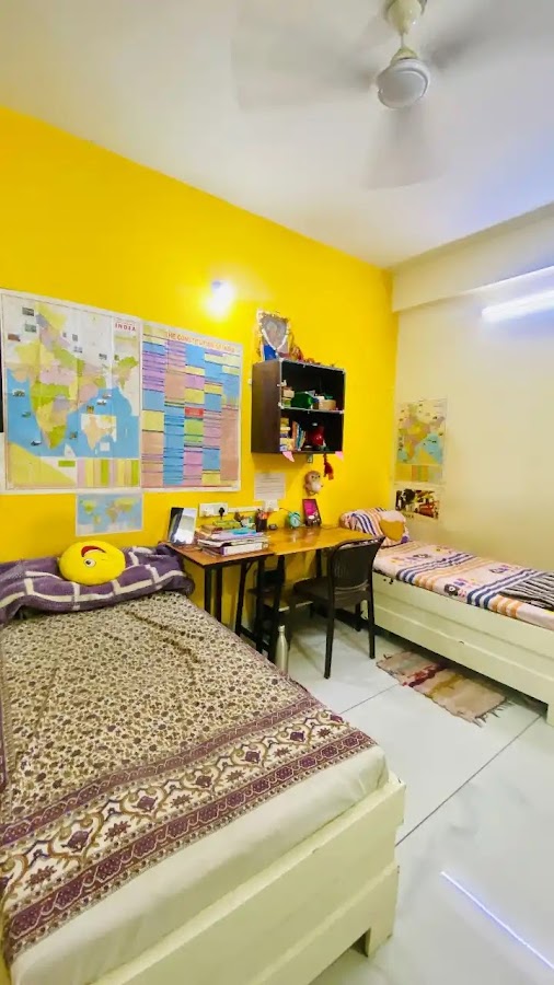 Girls Hostel - PG / Hostels in Daliganj, 